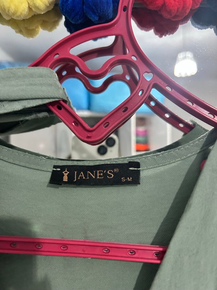 Yeşil V Yaka Kolsuz Volanlı Midi Elbise - Görsel 2