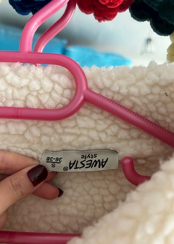 Kürklü Detaylı Beyaz Kadın Ceket - Görsel 6