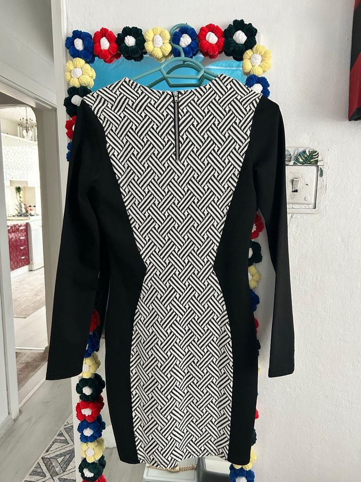 Kadın Desenli Siyah Beyaz Triko Elbise - Görsel 2
