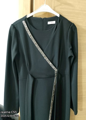 Uzun Siyah Nakışlı Kadın Elbise - Görsel 3