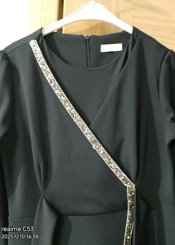 Uzun Siyah Nakışlı Kadın Elbise - Görsel 4