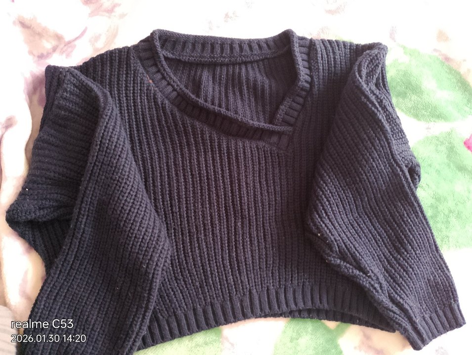 Siyah V Yaka Kadın  crop Kazak - Görsel 2