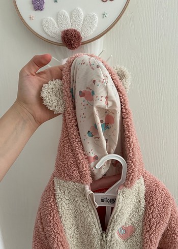 Kapüşonlu Pembe Peluş Bebek Tulumu - Görsel 5