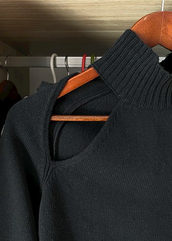 Yüksek Yaka Siyah Triko Kadın Kazak - Görsel 2