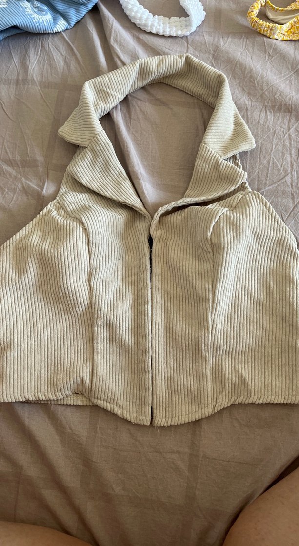 Bej halter yaka crop - Görsel 4