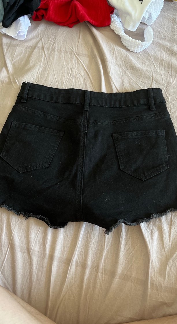 Siyah Mini Kot Şort, Kemer detaylı, Grunge Punk Tarzı - Görsel 2