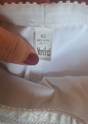 Beyaz Parlak Hemşire Korsesi Midi Boy - Görsel 3