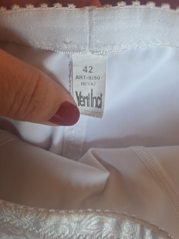 Beyaz Parlak Hemşire Korsesi Midi Boy - Görsel 3