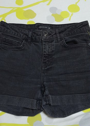 LC Waikiki Düğmeli Siyah Mini Kot Şort