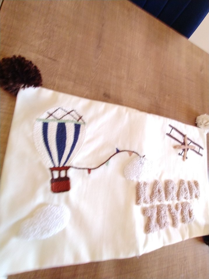 Pamuklu Baskılı Bej Çocuk Yastığı - Görsel 2