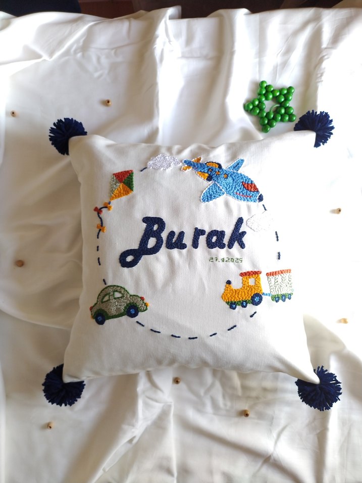 Renkli Nakışlı Çocuk Yastığı - Görsel 4