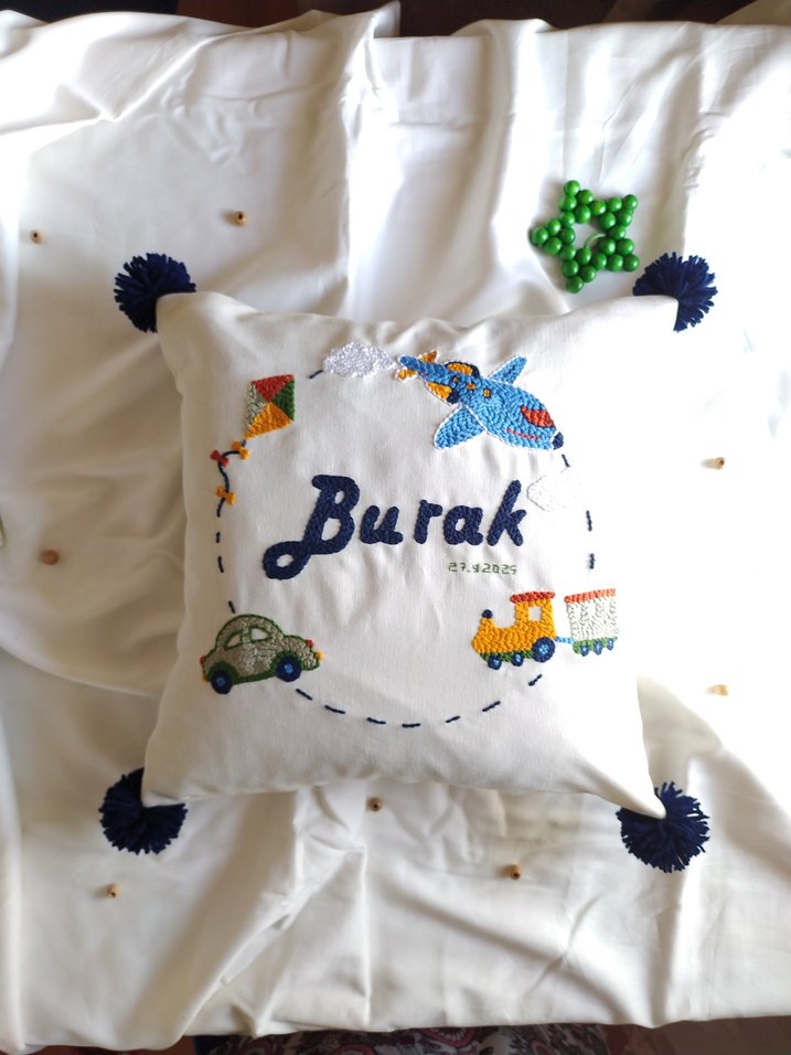 Renkli Nakışlı Çocuk Yastığı - Görsel 3