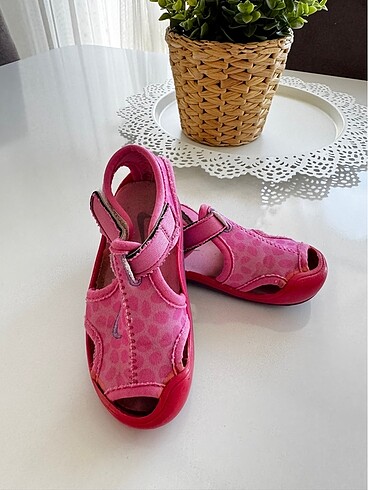 Nike Nike sandalet 24 numara