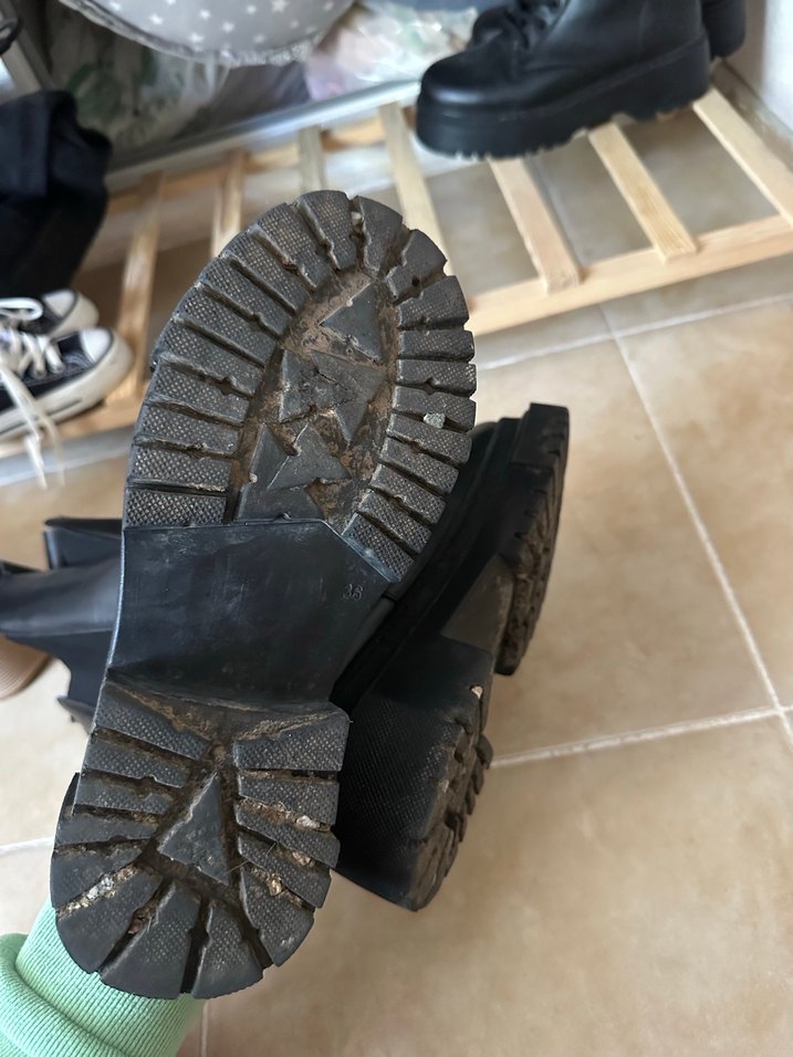 Siyah Blok Topuklu Lastik Bot - Görsel 3