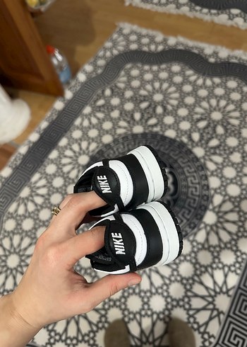 Siyah Beyaz Nike Kadın Sneakers - Görsel 3