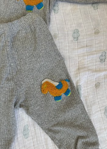 Gri Triko Erkek Bebek Takımı Nakışlı - Görsel 3