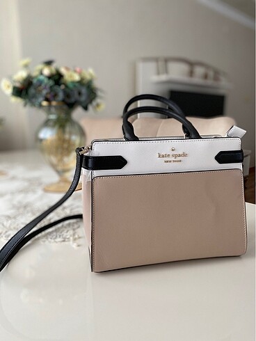 Beden ten rengi Renk Kate spade kol çantası