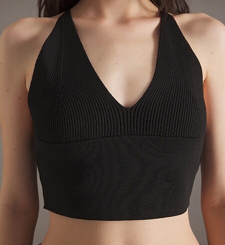 Trendyol & Milla SİYAH SIRT DETAYLI TRİKO CROP