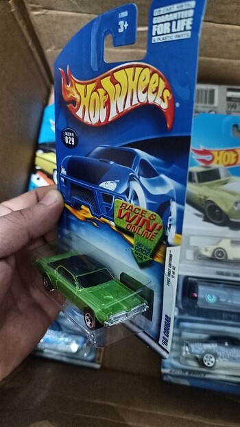  Beden Hot Wheels 2001 yılına ait yurtdışı 