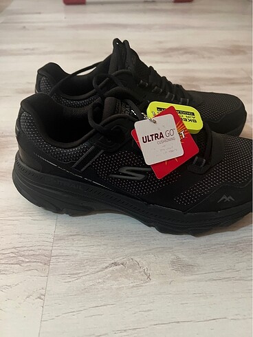 Skechers Amerika'dan alındı 41 numaraya tekabül ediyor.