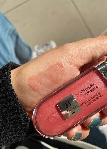  Beden Kiko Gloss 31