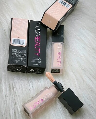 Huda Beauty Kapatıcı 1.7B Honey
