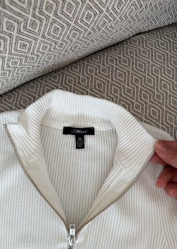 Uzun Kollu Beyaz Yarım Fermuarlı Triko - Görsel 2