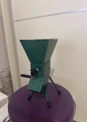 Yeşil Metal fındık kırma Makinesi