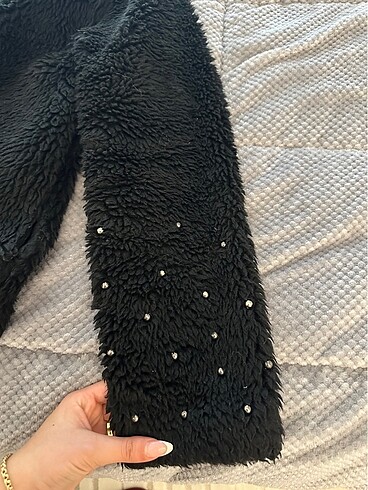 m Beden İçi astarlı peluş mont