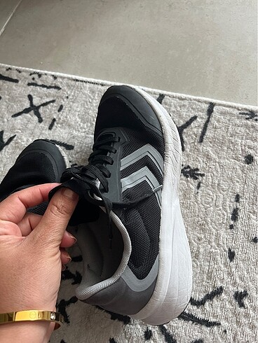 Hummel Hummel