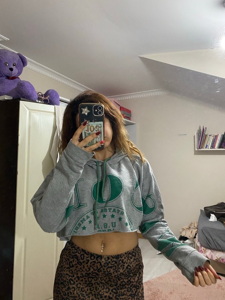 Gri Streetwear Bağcıklı Crop Sweatshirt - Görsel 2