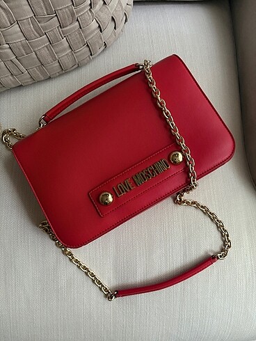 Love Moschino Love Moschino Orijinal Çanta ? Kırmızı / Altın Zincir Detaylı