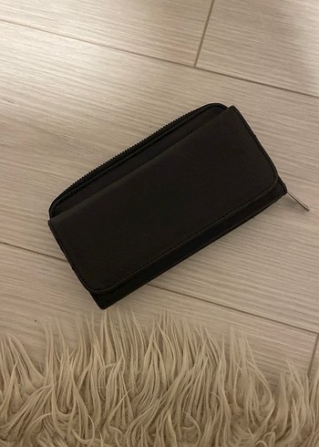 Siyah Deri Fermuarlı Kadın Cüzdanı