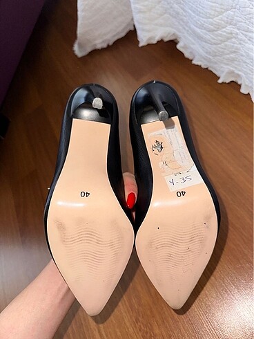 Fabrika Fabrika siyah stiletto