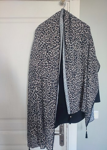 leopar desenli şal