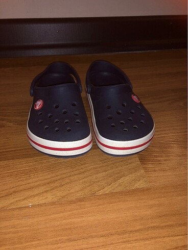 Erkek çocuk crocs