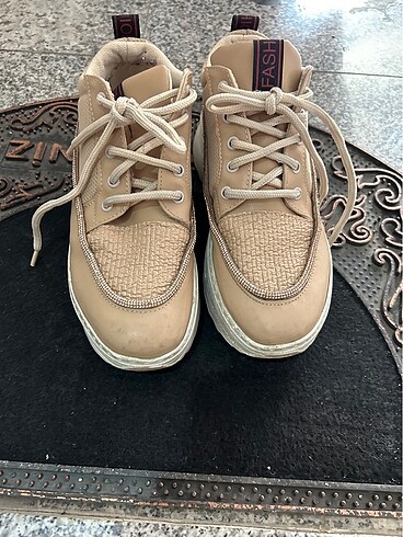 Kalın taban spor ayakkabı 39 numara - Görsel 2