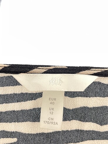 40 Beden çeşitli Renk H&M Gömlek %70 İndirimli.