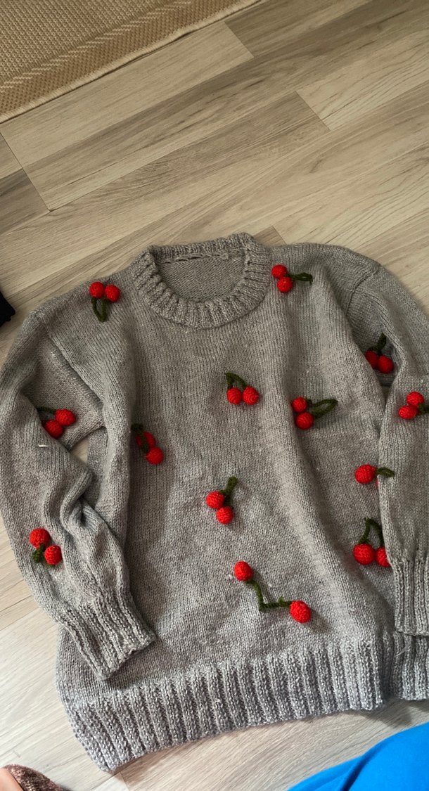 Gri Kiraz Nakışlı Triko Kadın Kazak - Görsel 2