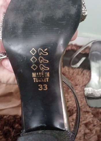 Gri Yılan Desenli Tokalı Topuklu Kadın Ayakkabı - Görsel 3