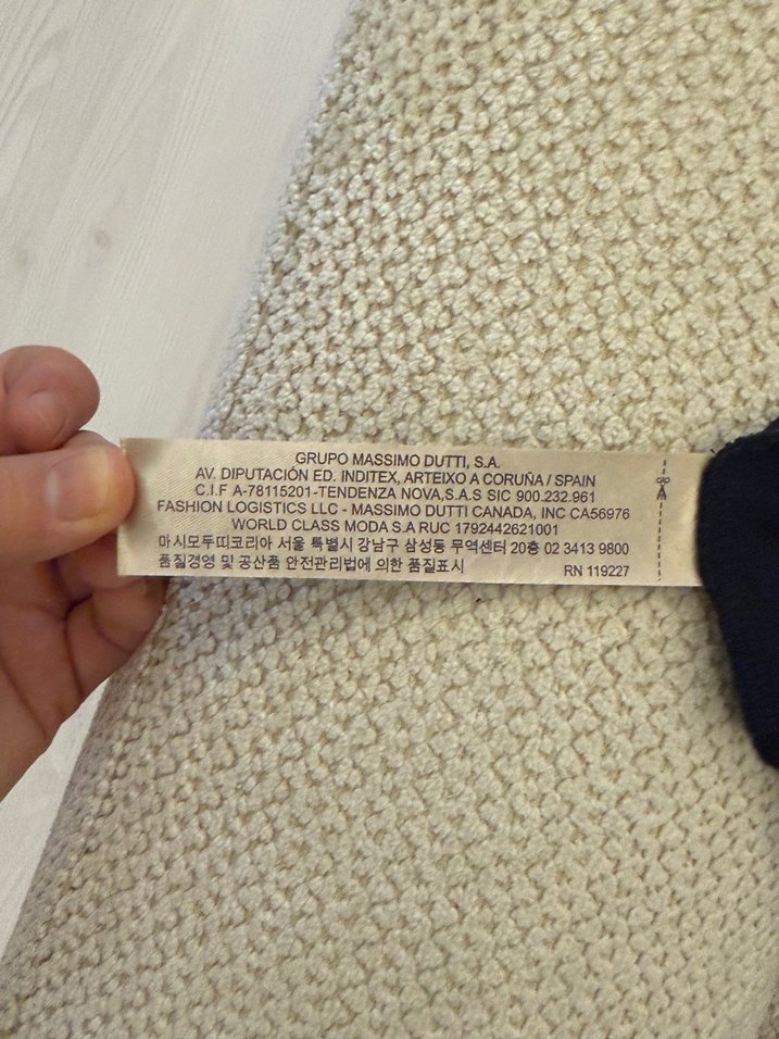 Siyah Uzun Kollu Yüksek Yakalı Uzun Elbise - Görsel 3