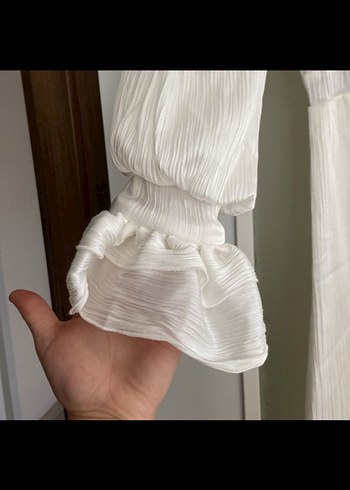 Beyaz Uzun saten Elbise, Yüksek Yaka, Bol Kesim - Görsel 2