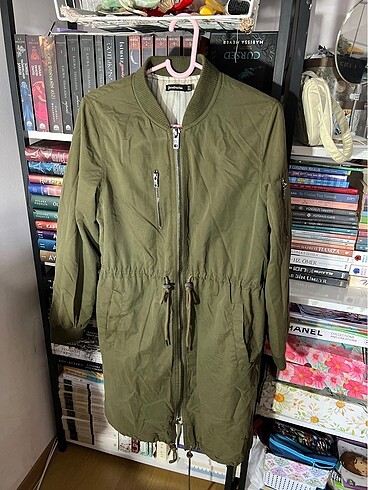 Stradivarius Haki mont