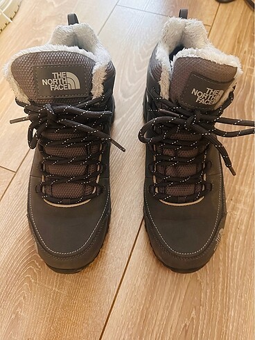 The North Face Waterproof bot