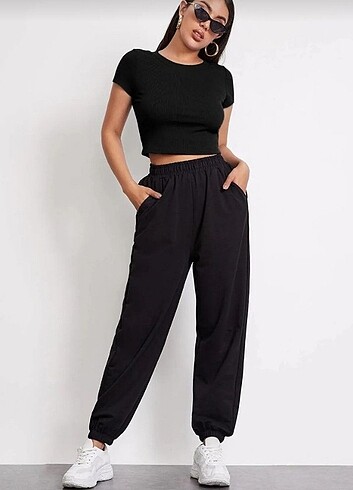 Siyah Crop