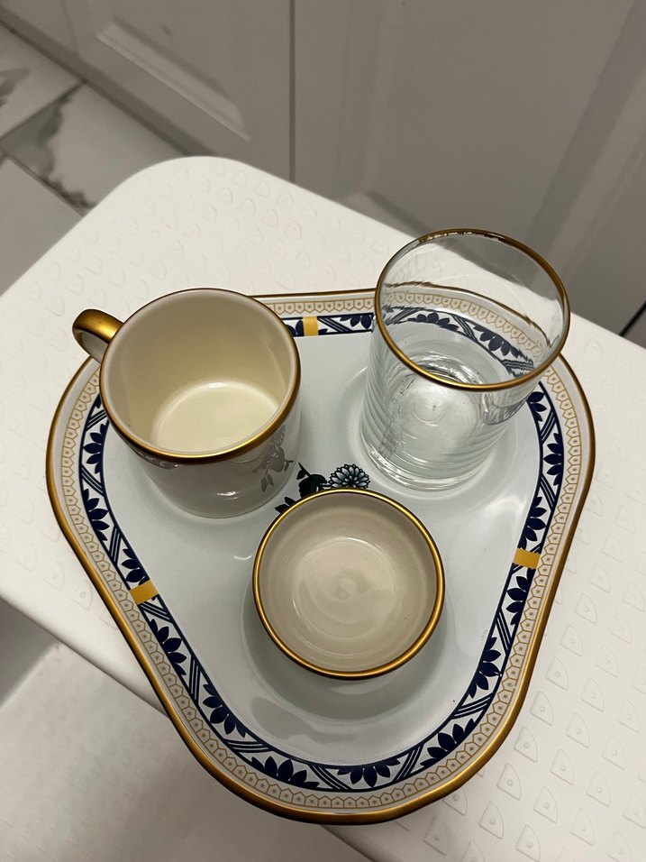 Beyaz Gold Kenarlı Kahve Fincanı ve Tabak Seti - Görsel 3