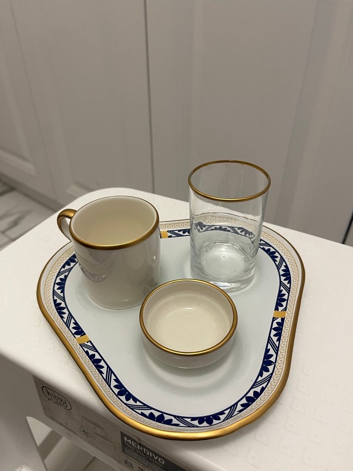 Beyaz Gold Kenarlı Kahve Fincanı ve Tabak Seti - Görsel 2