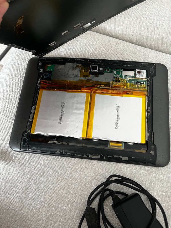 Gri Tablet ve Şarj Cihazı - Görsel 3