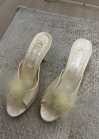 Beyaz Yüksek Topuklu Tüylü Kadın Terlik - Görsel 2