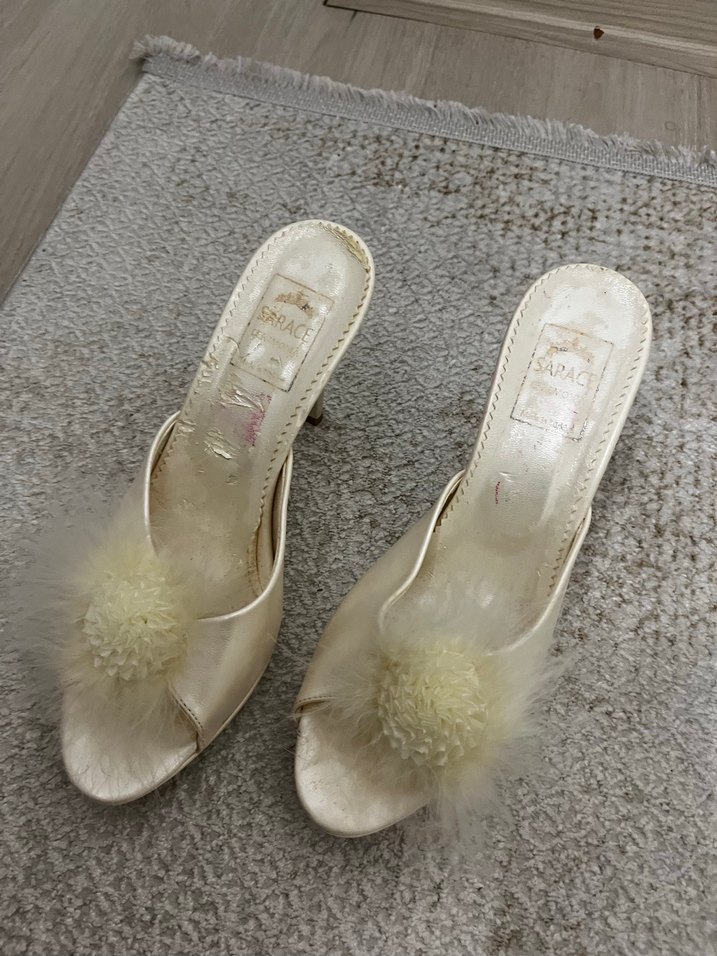 Beyaz Yüksek Topuklu Tüylü Kadın Terlik - Görsel 2